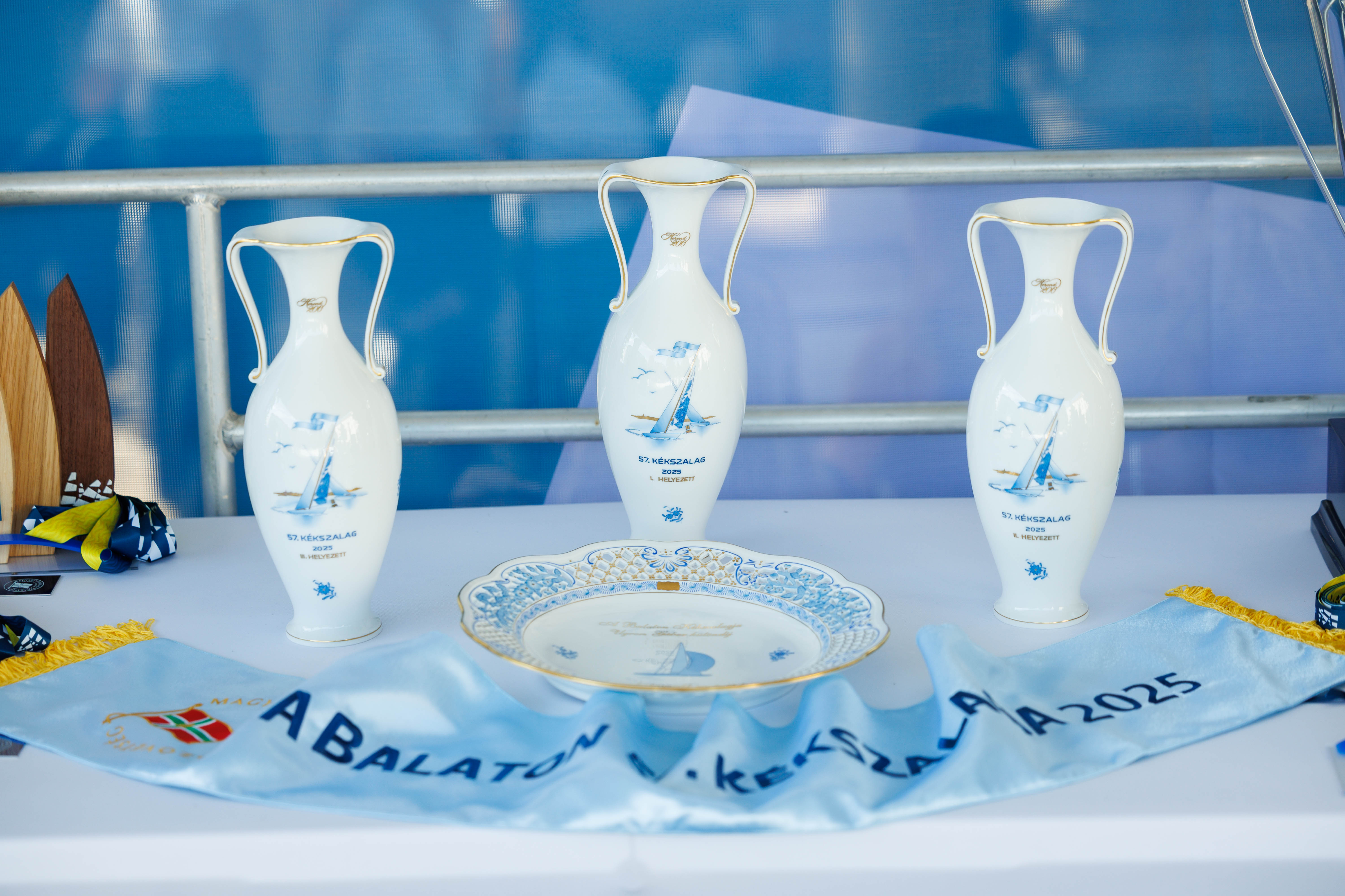 57. Kékszalag verseny győztesei a Herendi trófeát emelték a legmagasabbra